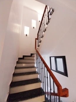 Nhà  3 tầng độc lập xây mới mặt ngõ Phạm Hữu Điều thông Nguyễn Công Hòa chưa bao gờ hết HOT. Giá: 4