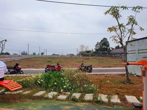 LÀM ĂN THUA LỖ ÔNG ANH CẦN BÁN GẤP LÔ ĐÁT THỔ CƯ GIÁ CỰC RẺ SỔ HỒNG RIÊNG,  MẶT TIỀN ĐƯỜNG LỚN GIÁ
