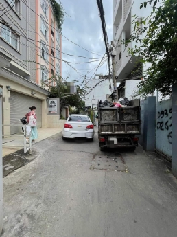 Bán nhà HXH Lê Quang Định, Gò Vấp, 68m2, 4 phòng ngủ.