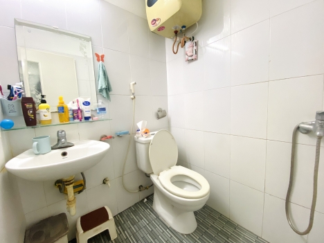BÁN NHÀ TRUNG TÂM HAI BÀ TRƯNG, GẦN PHỐ, 3 TẦNG, GIÁ NHỈNH 2 TỶ, SỔ ĐỎ