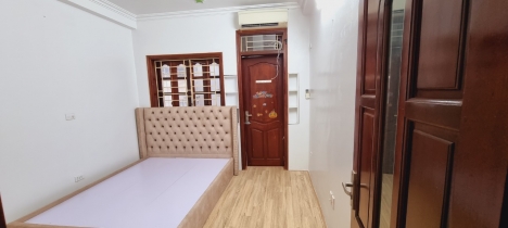 CC cần bán nhà,  Phố Tôn Đức Thắng, DT 26m2, 5 tầng, MT 3m,  nhỉnh 2 tỷ
