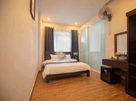Cần bán khách sạn đang kinh doanh trên đường Nguyễn Thị Nghĩa, Phường 2, TP. Đà Lạt, giá 17,5 tỷ