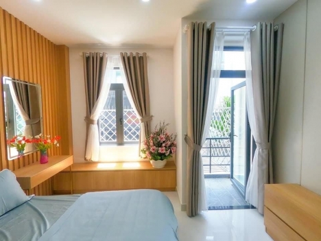 Bán Nhà 3 Lầu Mặt Tiền kinh doanh DT747 Tân Uyên dt100m2