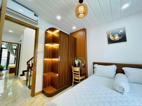 SIÊU PHẨM Ở NGAY - Ô TÔ ĐỖ CỬA THÔNG TỨ HƯỚNG - GÒ VẤP - 4.x tỷ.