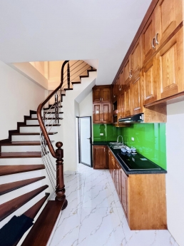 Bán nhà 4 tầng phố Giảng Võ 26m2 - Giá chào 2,9 tỷ - vị trí siêu đẹp- cực gần ô tô