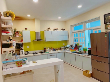 Bán Biệt thự quận Tân Phú. DT 8x18, nhà đẹp, khu an ninh. Giá 18 tỷ thương lượng