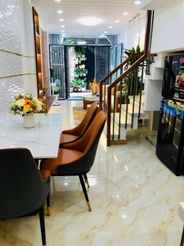 SIÊU PHẨM Ở NGAY - Ô TÔ ĐỖ CỬA THÔNG TỨ HƯỚNG - GÒ VẤP - 4.x tỷ.