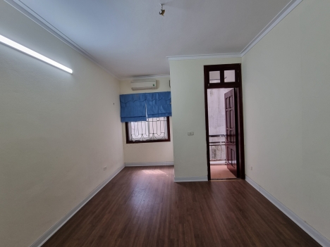 BÁN GẤP NHÀ LÊ ĐỨC THỌ 50M2 5 TẦNG MT 4M NHỈNH 5 TỶ