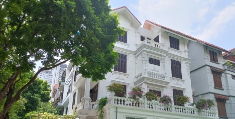 Bán biệt thự phân lô Cầu Giấy tuyệt đẹp