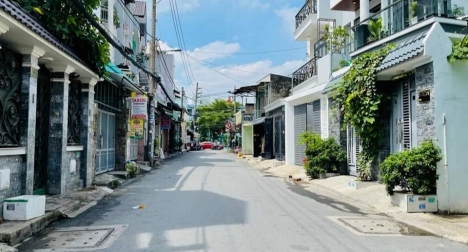 Định Cư Gả Lại Hoa Hậu - MT Gò Vấp - 4.5x15m - 65m2 - Vuông A4 - 4 Tầng ST - Gara Ô tô - Chỉ 8.1 tỷ