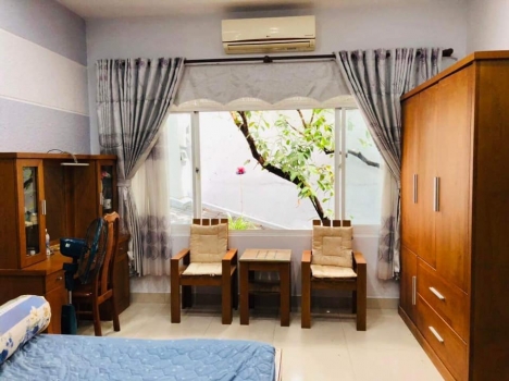 Gấp bán HXH Gò Vấp- Emart 2- 100m2- 4 tầng- 10 tỷ.