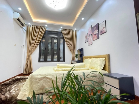 Siêu nóng, Nhà La Khê Hà Đông, 43m mặt tiền rộng, giá chào 63tr/m