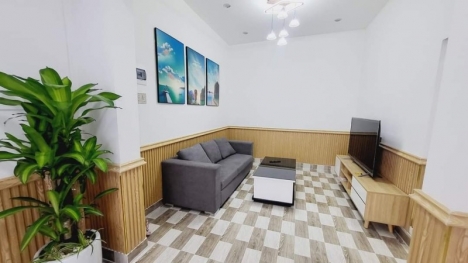 Nhà 2 tầng 2 mê (2 tỷ xx) nhỏ xíu 56m2 đường Trưng Nữ Vương đoạn trung tâm sầm uất.