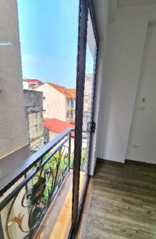 Bán nhà mới koong tại,Tứ Liên, Tây Hồ dt: 35m/5 Tầng/ 3 PN