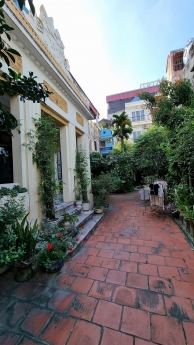 BÁN SIÊU PHẨM HỒ TÂY - MẶT HỒ - CÓ DÒNG TIỀN ĐANG CHO THUÊ - GIÁ 270 triệu/m2