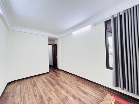 Bán nhà 4 tầng phố Giảng Võ 26m2 - Giá chào 2,9 tỷ - vị trí siêu đẹp- cực gần ô tô