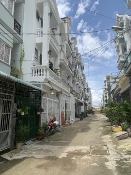 Cần Bán Gắp HXH , Ngang 7m , Phú Thuận , Quận 7 , Chủ giảm sâu hơn 9 tỷ