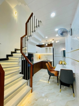 SIÊU PHẨM Ở NGAY - Ô TÔ ĐỖ CỬA THÔNG TỨ HƯỚNG - GÒ VẤP - 4.x tỷ.