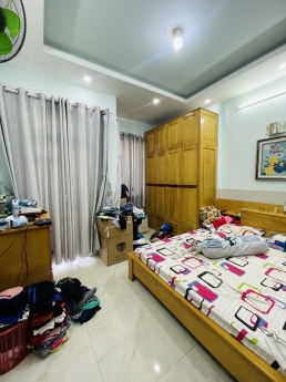 Bán nhà Cạnh Đầm Sen Q11, hẻm 8m, 3 tấm, nhỉnh 5 tỷ