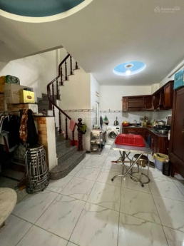 Bán nhà HXT đã hoàn công 3 tấm gần chợ đường 898 Phú Hữu giá 3.35 tỷ.