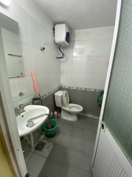 Chính chủ gửi bán căn nhà nhỏ xinh ở Phố Phương Lưu S rộng 40m xây 1.5 tầng chắc chắn, sân cổng -