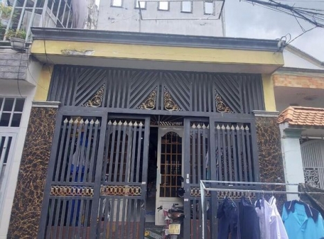 BÁN NHÀ LÊ VĂN KHƯƠNG PHƯỜNG HIỆP THÀNH - HẺM XE HƠI TÓI NHÀ - 2 TẦNG - DIỆN TÍCH 4X13 - SÁT VÁCH