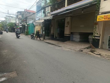 CHỈ 4,95 TỶ SỞ HỬU NHÀ TKTQ  3 TẦNG 52M2  ÔTÔ NGỦ NHÀ