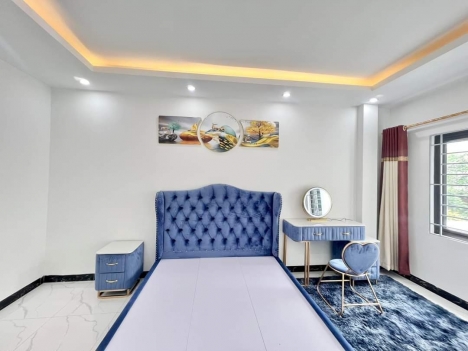 QUÁ HIẾM TRONG TẦM GIÁ 3 TỶ NHÀ NGUYỄN VĂN CỪ 5 TẦNG NGÕ THÔNG – Ô TÔ ĐỖ CỬA