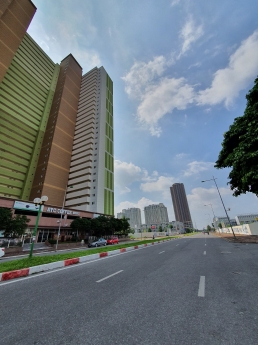 Bán nhà đường Mỗ Lao. Hà Đông. DT 246m2. MT 12m. Lô góc. Gara ô tô. Cách mặt phố Vũ Trọng Khánh 50m