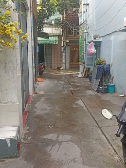 Cần tiền bán gấp nhà hẻm Ông Ích Khiêm, P.14, Q.11