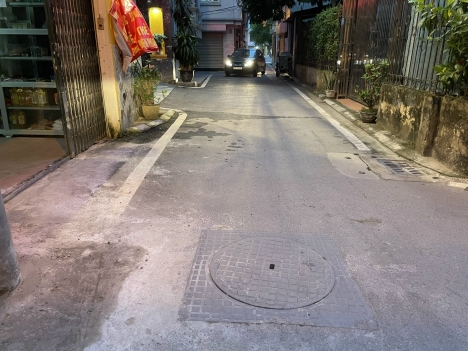 Bán đất Cổ Linh, Phố Trạm, cách 1 nhà ra mặt phố, ngõ rộng 2 ô tô tránh, 75m, MT5.5m, 100tr/1m