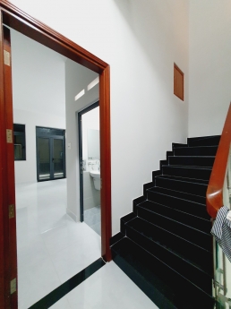 Bán Nhà Đỗ Xuân Hợp Q9 Hẻm Xe Hơi 3 Tầng Mới Xây 78m2 chỉ hơn 6 Tỷ Gía Rẻ