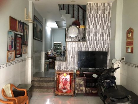 Nhà Tỉnh Lộ 10 – 3 tầng BTCT – xe hơi đỗ cửa – giá chỉ 4 Tỷ ( thương lượng )