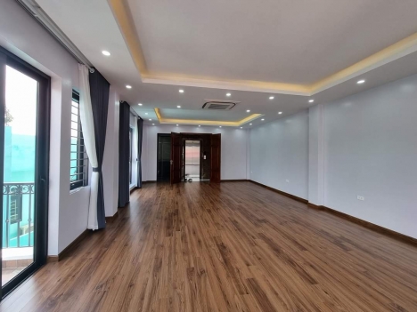 Bán tòa nhà ở kết hợp VP tại H.Q.Việt thông Võ Chí Công Dt70m, 7 T, Mt5,5m, giá 25 tỷ.