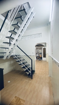 Bán nhà quận Tân Bình dt 3.1x11, đúc 1 lầu, nhà đẹp. Giá 3.42 tỷ còn bớt