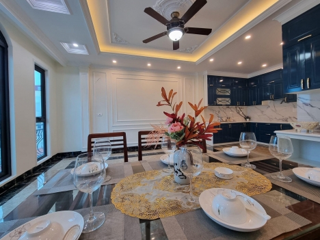 Cần bán cửa hàng kinh doanh phố Pháo Đài Láng - 50m2 - 14,8 tỷ - Ngõ 2 làn ô tô vỉa hè kinh doanh