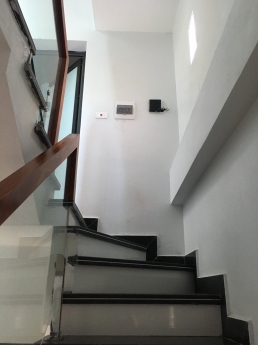 Bàn Nhà Long Biên 4 Tầng, 1 Tum Ngõ Xe 4 Bánh  Giá 3,8 Tỷ