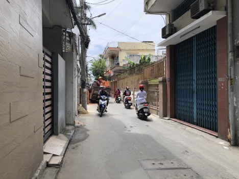 Bán nhà Kiệt 408 Hoàng Diệu, 70m2, 3 Tầng nhỉnh 3 tỷ vài bước ra phố