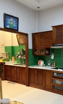Cho thuê nhà đầy đủ nội thất nằm mặt tiền hẻm xe hơi