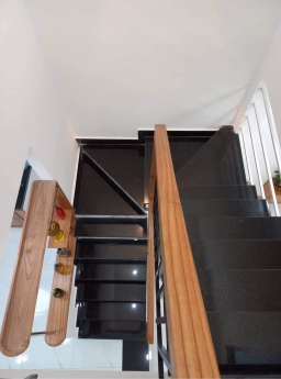 Thiếu nợ Bán rẻ nhà 2 tầng Lê Độ 2 pn dtsd 62m2 gia 1,x tỷ