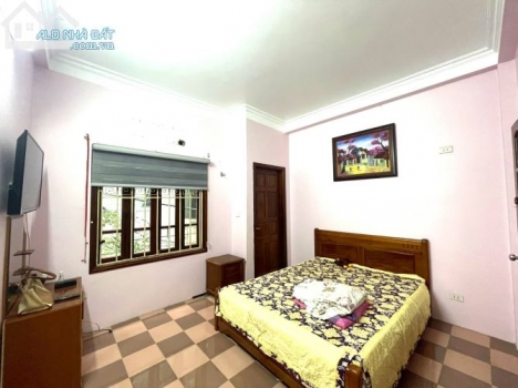 BÁN NHÀ CÓ LỘC NGỌC THUỴ-LB, NHÀ ĐẸP DÂN XÂY, GẦN Ô TÔ, NHIỀU TIỆN ÍCH, 38M2x5T