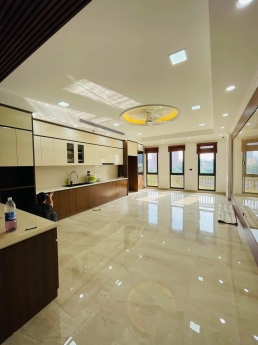 CHÍNH CHỦ BÁN TÒA NHÀ VĂN PHÒNG HOÀNG QUỐC VIỆT, 76 M2, 7 TẦNG THANG MÁY