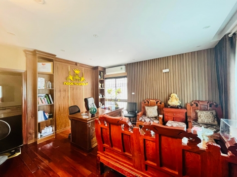 Bán nhà tòa nhà 7 tầng thang máy, gara ô tô, Hoàng Văn Thái, giá 17.5 tỷ