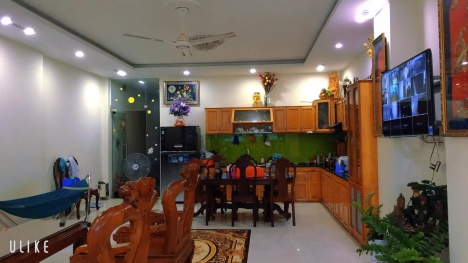 Bán gấp khách sạn giá rẻ quận 9- Tp. Thủ Đức. Diện tích 204m2  ( ngang 6m , dài 34m). 6 tầng 20