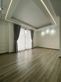 Siêu Phẩm 5 tỷ Bán Nhà Ngọc Thụy 56m, Ngõ Nông, Ô tô, Gần Chợ, Tiện ích vô vàn