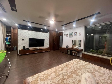 BIỆT THỰ VƯỜN ĐÀO - Lạc Long Quân 380m x 4tầng, MT 22m giá: 90 tỷ.