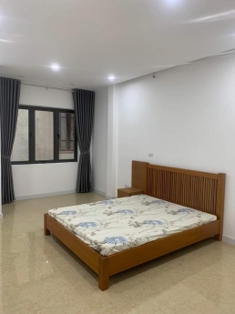 Nhà đẹp ở ngay, cách phố 70m, ngõ 218 Lạc Long Quân, 33/40T2, 6 tầng, giá 6.3 tỷ