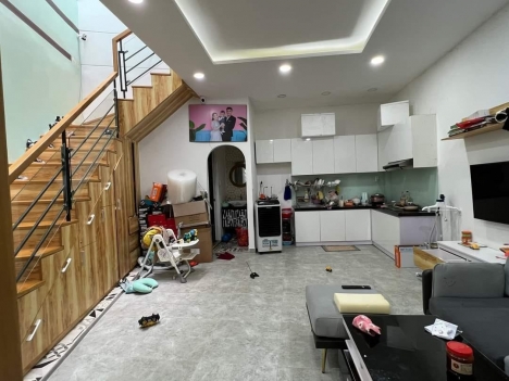 BÁN NHÀ HUỲNH VĂN BÁNH - HÀNG HIẾM - NGANG 4.5 NỞ HẬU 6 - NHÀ MỚI TINH - GIÁ CHỈ NHỈNH 5TY TL.