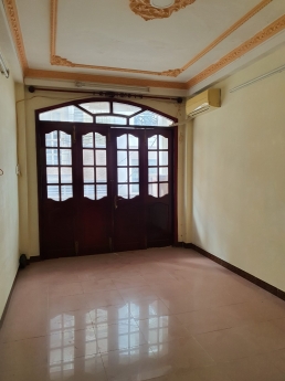 nhà trung tâm sài gòn . chợ bàn cờ q3