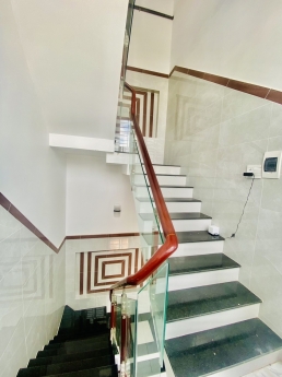 BÁN GẤP CHDV NGUYỄN HỮU CẢNH-BÌNH THẠNH-80M2-NGANG 4.2M NỞ HẬU-6PN-DOANH THU 260TR-PHÁP LÝ SẠCH